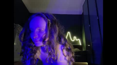 Mikky or Moon online show from 10/09/25, 07:12