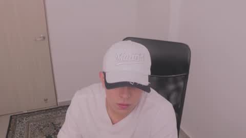 Snapshot of magic_tony chatting on 09/21/25, 06:53 Tony Hoffa online show from 09/21/25, 06:53