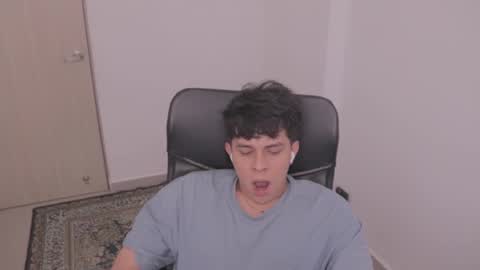 Snapshot of magic_tony chatting on 09/24/25, 09:40 Tony Hoffa online show from 09/24/25, 09:40