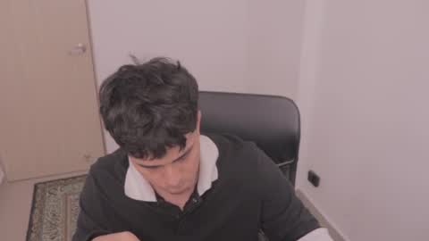 Snapshot of magic_tony chatting on 10/05/25, 05:22 Tony Hoffa online show from 10/05/25, 05:22