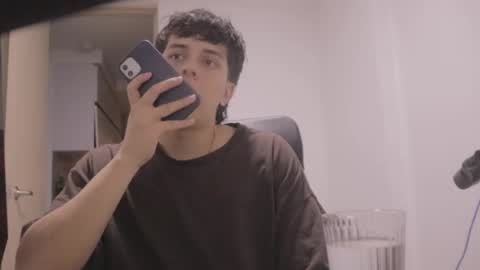 Snapshot of magic_tony chatting on 10/18/25, 01:19 Tony Hoffa online show from 10/18/25, 01:19