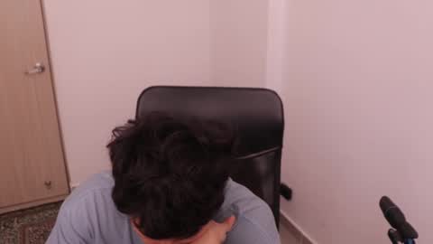 Snapshot of magic_tony chatting on 11/17/25, 05:41 Tony Hoffa online show from 11/17/25, 05:41