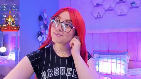 Snapshot of magic_vera chatting on 10/13/25, 11:43 Vera  online show from 10/13/25, 11:43