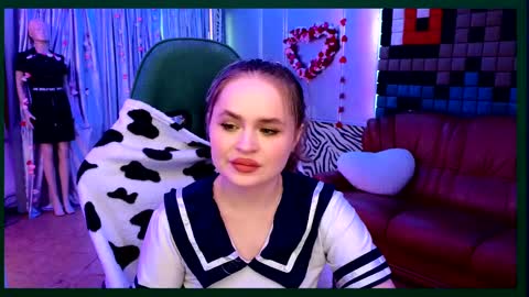 Snapshot of magical_leila chatting on 02/28/25, 11:25 Jessica Leila online show from 02/28/25, 11:25