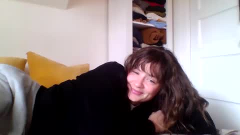 magicalmissmolly online show from 10/27/25, 09:08