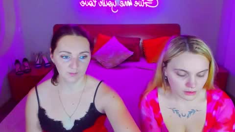 Lili and Bella online show from 12/16/24, 07:48