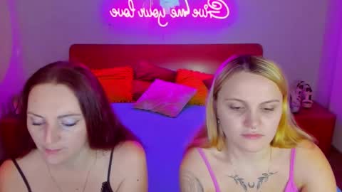 Lili and Bella online show from 01/08/25, 07:24