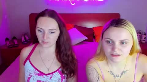 Lili and Bella online show from 02/02/25, 07:20