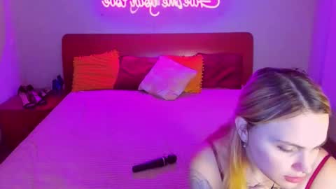 Lili and Bella online show from 03/06/25, 07:14