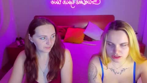 Lili and Bella online show from 03/09/25, 07:12