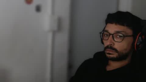 Snapshot of magicjawn chatting on 09/14/25, 04:50 magicjawn online show from 09/14/25, 04:50