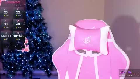 Snapshot of magicladyy chatting on 12/30/24, 10:34 Angel online show from 12/30/24, 10:34