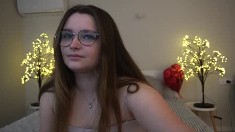 Emily online show from 03/05/25, 06:54