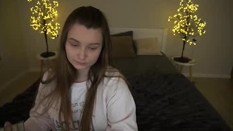 Emily online show from 10/03/25, 07:05