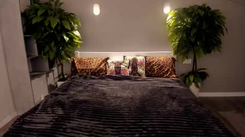 Emily online show from 12/02/25, 06:30