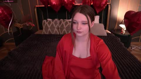 Snapshot of magicpeachhs chatting on 02/06/26, 02:20 Emily online show from 02/06/26, 02:20