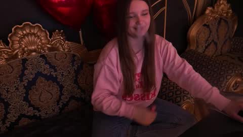 Snapshot of magicpeachhs chatting on 02/09/26, 03:27 Emily online show from 02/09/26, 03:27