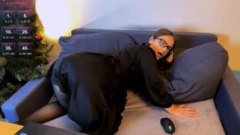 Jade online show from 10/15/25, 11:27