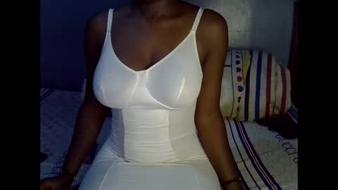Snapshot of magizitah chatting on 12/21/25, 01:29 magizitah online show from 12/21/25, 01:29