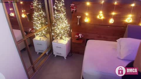 Snapshot of mahia_queen chatting on 12/28/24, 10:58 Dani online show from 12/28/24, 10:58