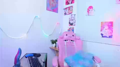 Snapshot of mahina01 chatting on 10/25/25, 03:29 online show from 10/25/25, 03:29