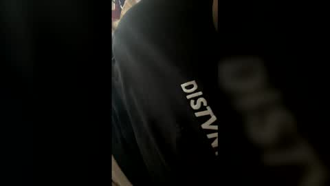 Snapshot of mahogany32 chatting on 12/14/25, 08:13 Mahogany online show from 12/14/25, 08:13