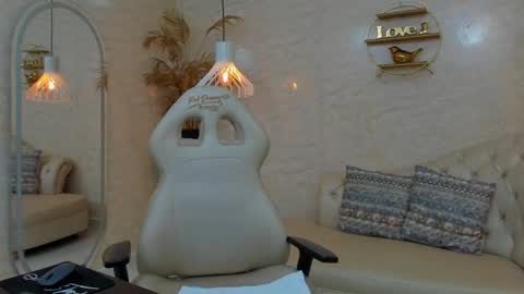 Snapshot of mai_bigboobs chatting on 12/14/25, 11:37 Mai Bigboobs online show from 12/14/25, 11:37