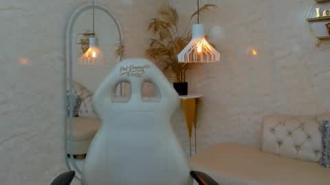 Snapshot of mai_bigboobs chatting on 12/15/25, 11:36 Mai Bigboobs online show from 12/15/25, 11:36