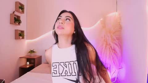 Snapshot of maia_lia_ chatting on 09/18/25, 06:10 MAIA LIA online show from 09/18/25, 06:10