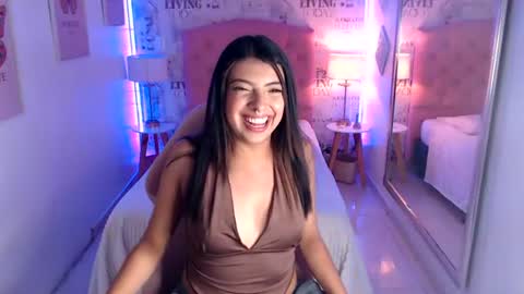 Snapshot of maia_reficco chatting on 06/25/26, 03:05 Maia Reficco online show from 06/25/26, 03:05