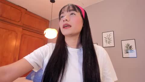 Maia online show from 11/12/25, 12:16