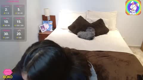 Snapshot of maiaa_evans chatting on 10/16/25, 02:45 t online show from 10/16/25, 02:45