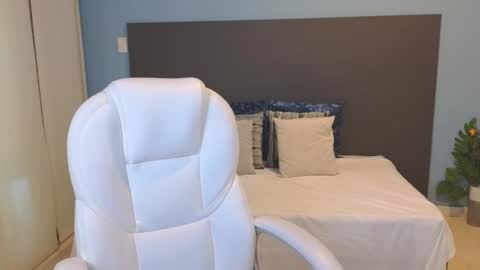 Maiaa Ruiz  online show from 01/18/25, 04:42