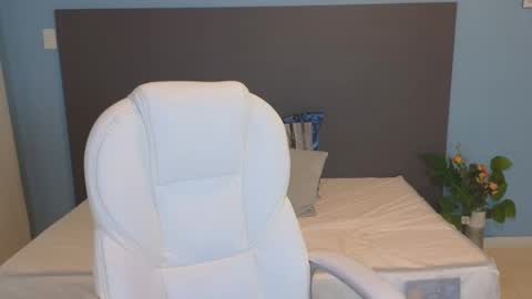 Maiaa Ruiz  online show from 02/15/25, 02:11