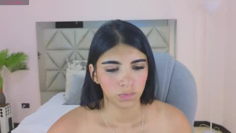 Maiaa Ruiz  online show from 11/12/25, 02:50