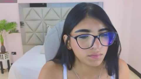 Maiaa Ruiz  online show from 11/14/25, 02:05
