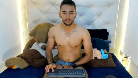 Snapshot of maicolparker0 chatting on 04/10/26, 02:11 maicolparker0 online show from 04/10/26, 02:11
