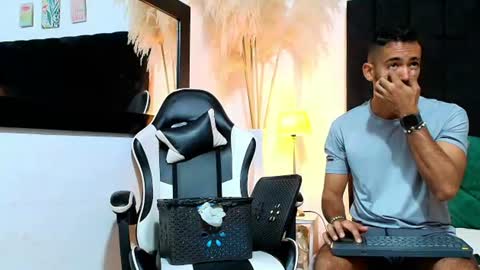 maicolparker0 online show from 06/23/26, 12:47