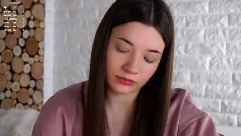 Snapshot of maidabuoy chatting on 10/02/25, 01:23 Lucy online show from 10/02/25, 01:23