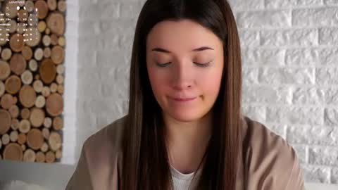 Snapshot of maidabuoy chatting on 10/04/25, 01:36 Lucy online show from 10/04/25, 01:36