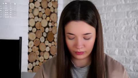 Snapshot of maidabuoy chatting on 10/08/25, 01:47 Lucy online show from 10/08/25, 01:47