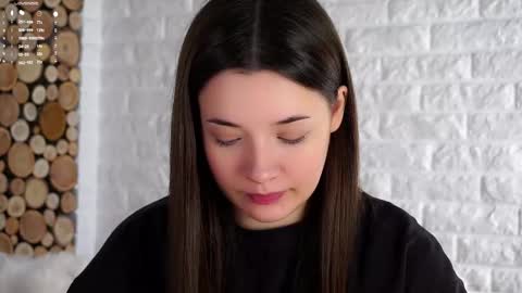 Snapshot of maidabuoy chatting on 10/10/25, 04:11 Lucy online show from 10/10/25, 04:11