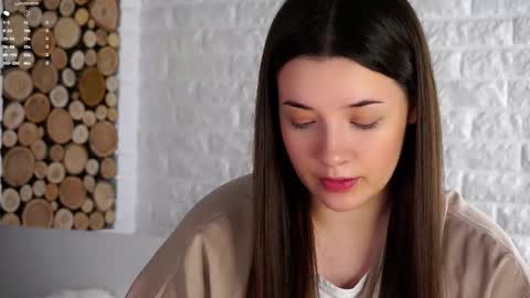 Snapshot of maidabuoy chatting on 10/11/25, 03:28 Lucy online show from 10/11/25, 03:28