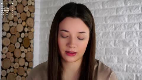 Snapshot of maidabuoy chatting on 10/16/25, 01:39 Lucy online show from 10/16/25, 01:39