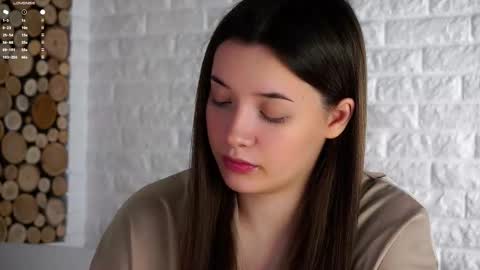 Snapshot of maidabuoy chatting on 10/17/25, 01:31 Lucy online show from 10/17/25, 01:31