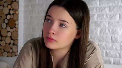 Snapshot of maidabuoy chatting on 10/21/25, 01:17 Lucy online show from 10/21/25, 01:17