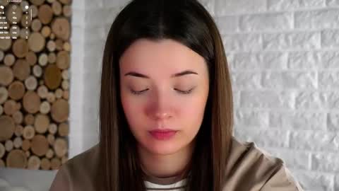 Snapshot of maidabuoy chatting on 10/23/25, 01:49 Lucy online show from 10/23/25, 01:49