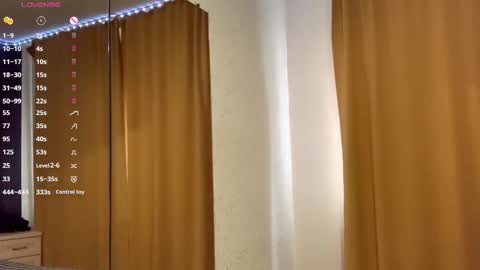 Snapshot of maidacompston chatting on 10/06/25, 09:51 Elina online show from 10/06/25, 09:51