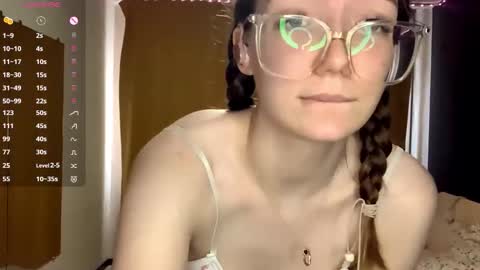 Snapshot of maidacompston chatting on 10/29/25, 08:16 Elina online show from 10/29/25, 08:16