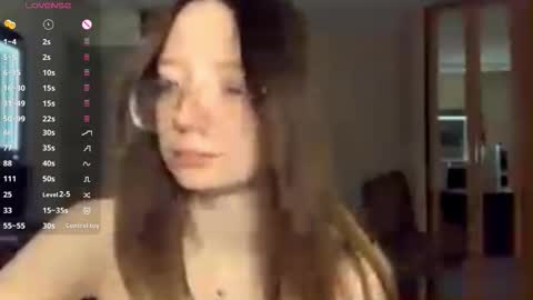 Snapshot of maidacompston chatting on 12/17/25, 03:51 Elina online show from 12/17/25, 03:51